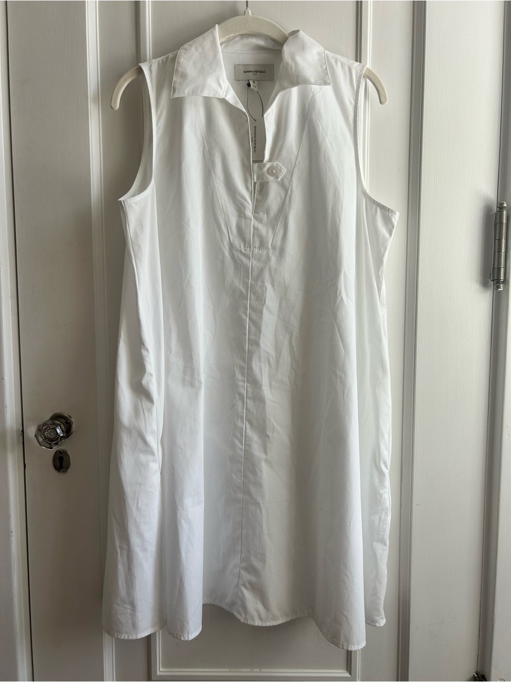 Banana Republic White Poplin Mini Dress PointCollar W Split
Neck Single Button S